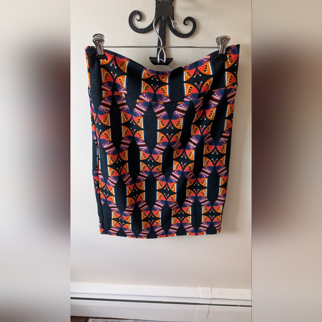 Lularoe Cassie Pencil Skirt With Butterfly Pattern. Size Xl